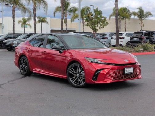Supersonic Red / Midnight Black Metallic 2025 Toyota Camry XSE