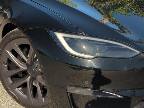 2022 Tesla Model S Base