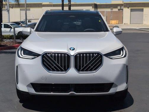 Mineral White Metallic 2026 BMW X3 30 xDrive