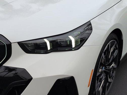 Alpine White 2026 BMW i5 eDrive40