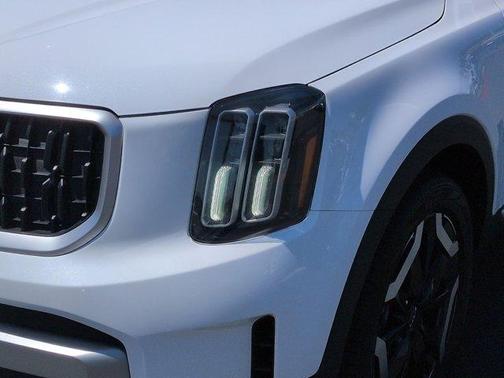 Glacial White Pearl 2023 Kia Telluride EX
