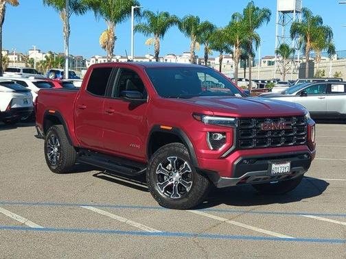 2024 GMC Canyon AT4