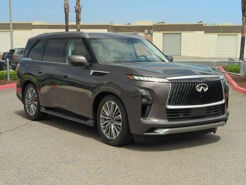 2025 INFINITI QX80 Luxe