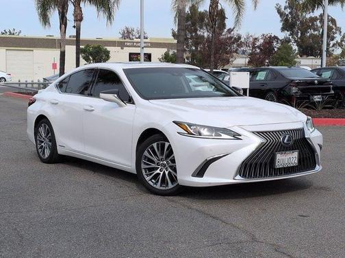 2021 Lexus ES 300h 