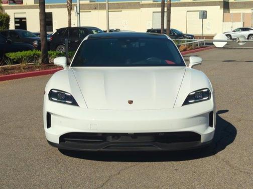 2025 Porsche Taycan 4