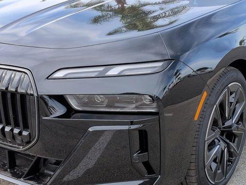 2026 BMW 750e xDrive