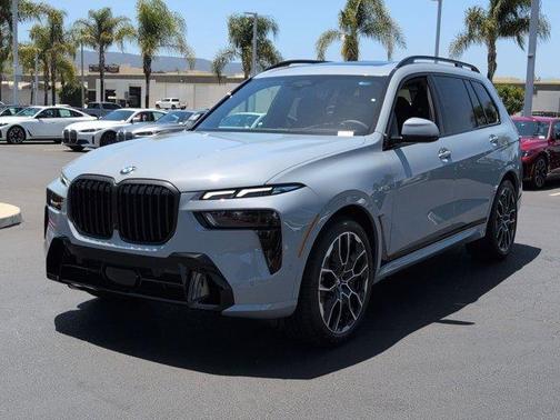 Gray Metallic 2027 BMW X7 xDrive40i
