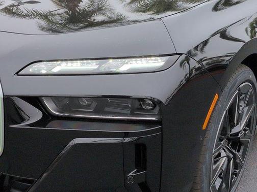 Black Sapphire Metallic 2026 BMW i7 EDrive50