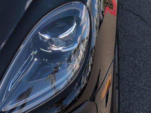 2025 Porsche Macan T