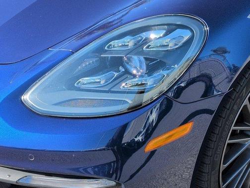 2023 Porsche Panamera 4