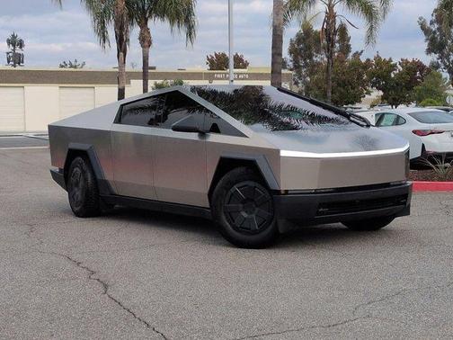 2024 Tesla Cybertruck Cyberbeast