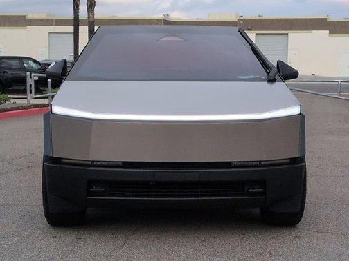 2024 Tesla Cybertruck Cyberbeast