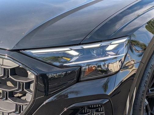Mythos Black Metallic 2025 Audi Q8 Prestige