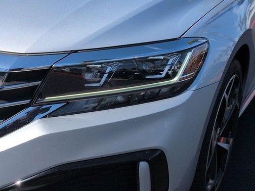 2020 Volkswagen Passat 2.0T R-Line