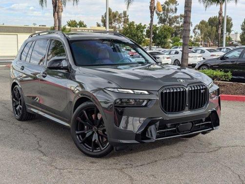 2025 BMW X7 M60i