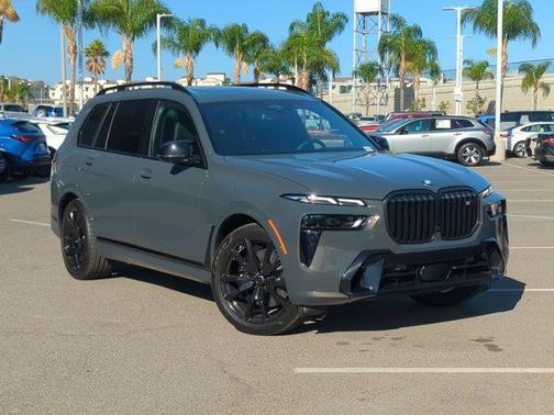2025 BMW X7 M60i