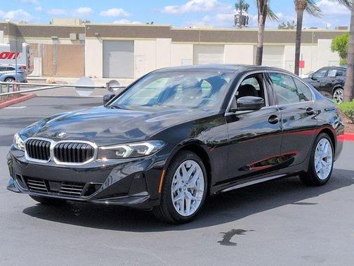 Black Sapphire Metallic 2025 BMW 330 i