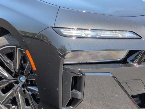 Black Sapphire Metallic 2026 BMW i7 EDrive50