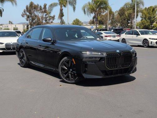 Black Sapphire Metallic 2026 BMW i7 EDrive50