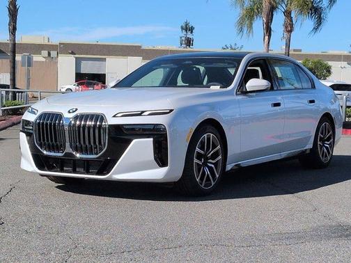 2026 BMW 740 i