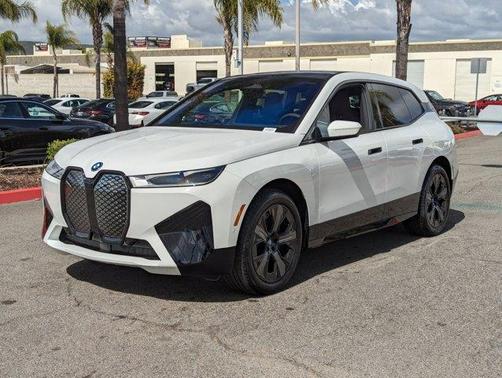 2025 BMW iX xDrive50