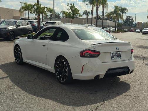 2026 BMW 230 i