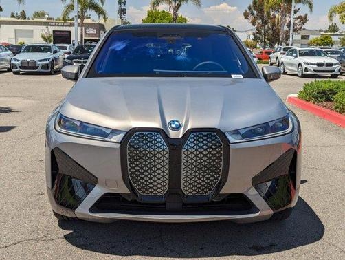 2025 BMW iX xDrive50