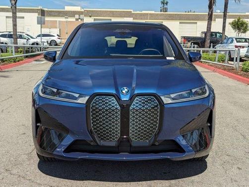 2025 BMW iX xDrive50