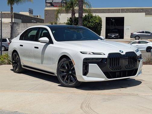 2025 BMW 760 760i xDrive