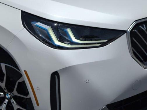 Mineral White Metallic 2026 BMW X3 30 xDrive
