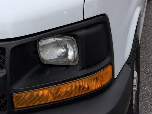 2017 Chevrolet Express 2500 LS