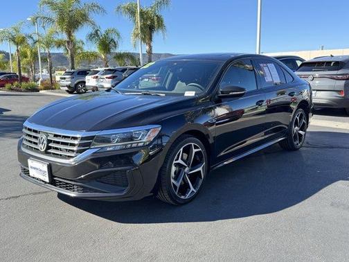 2022 Volkswagen Passat 2.0T R-Line