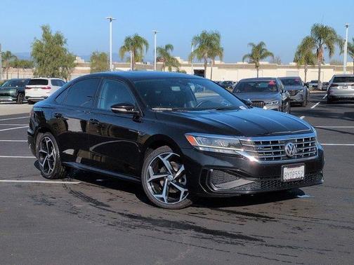 2022 Volkswagen Passat 2.0T R-Line
