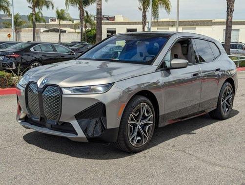 2025 BMW iX xDrive50