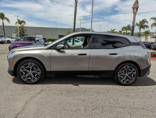 2025 BMW iX xDrive50