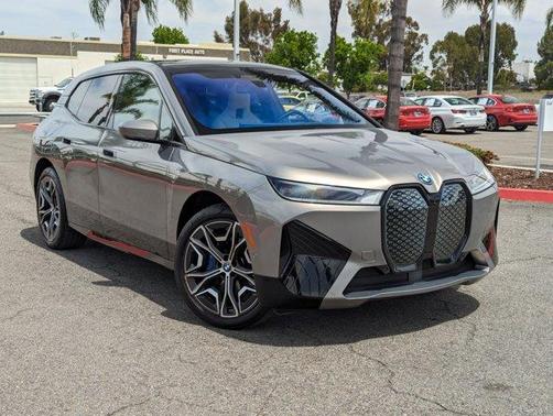 2025 BMW iX xDrive50
