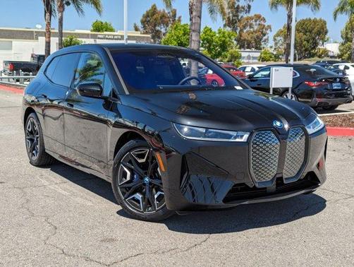 2025 BMW iX M60