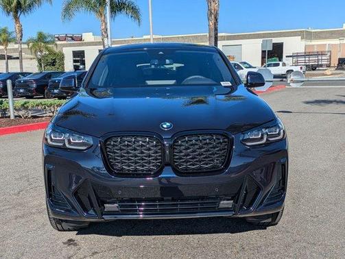 2025 BMW X4 xDrive30i