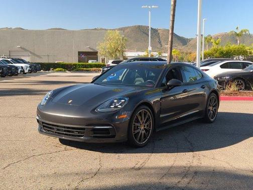 2019 Porsche Panamera Base