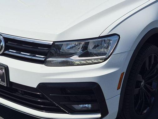 Pure White 2020 Volkswagen Tiguan 2.0T SE R-Line Black