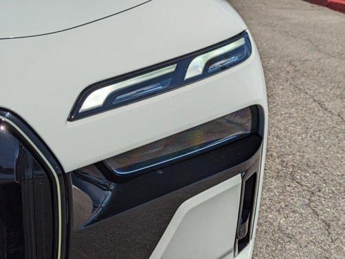 2025 BMW 760 760i xDrive