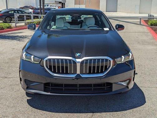 2025 BMW 530 i