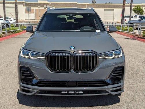 2022 BMW X7 M50i