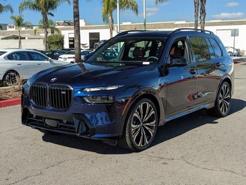 2025 BMW X7 M60i