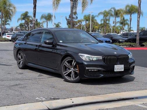 2019 BMW 740 i