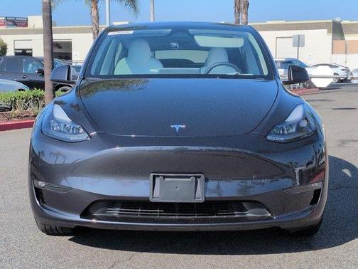 2024 Tesla Model Y Performance