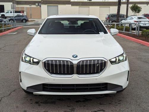 2025 BMW i5 eDrive40