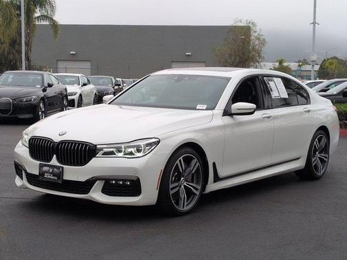 Alpine White 2019 BMW 750 i