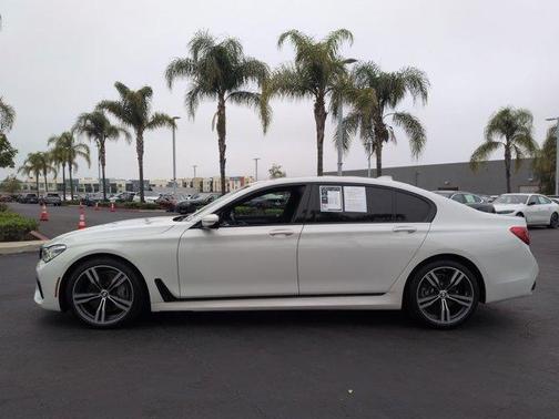 Alpine White 2019 BMW 750 i