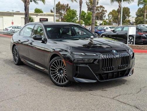 2025 BMW 750e xDrive